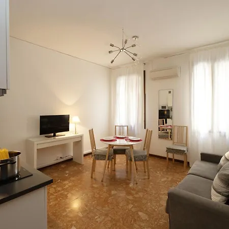 圭里尼酒店 酒店